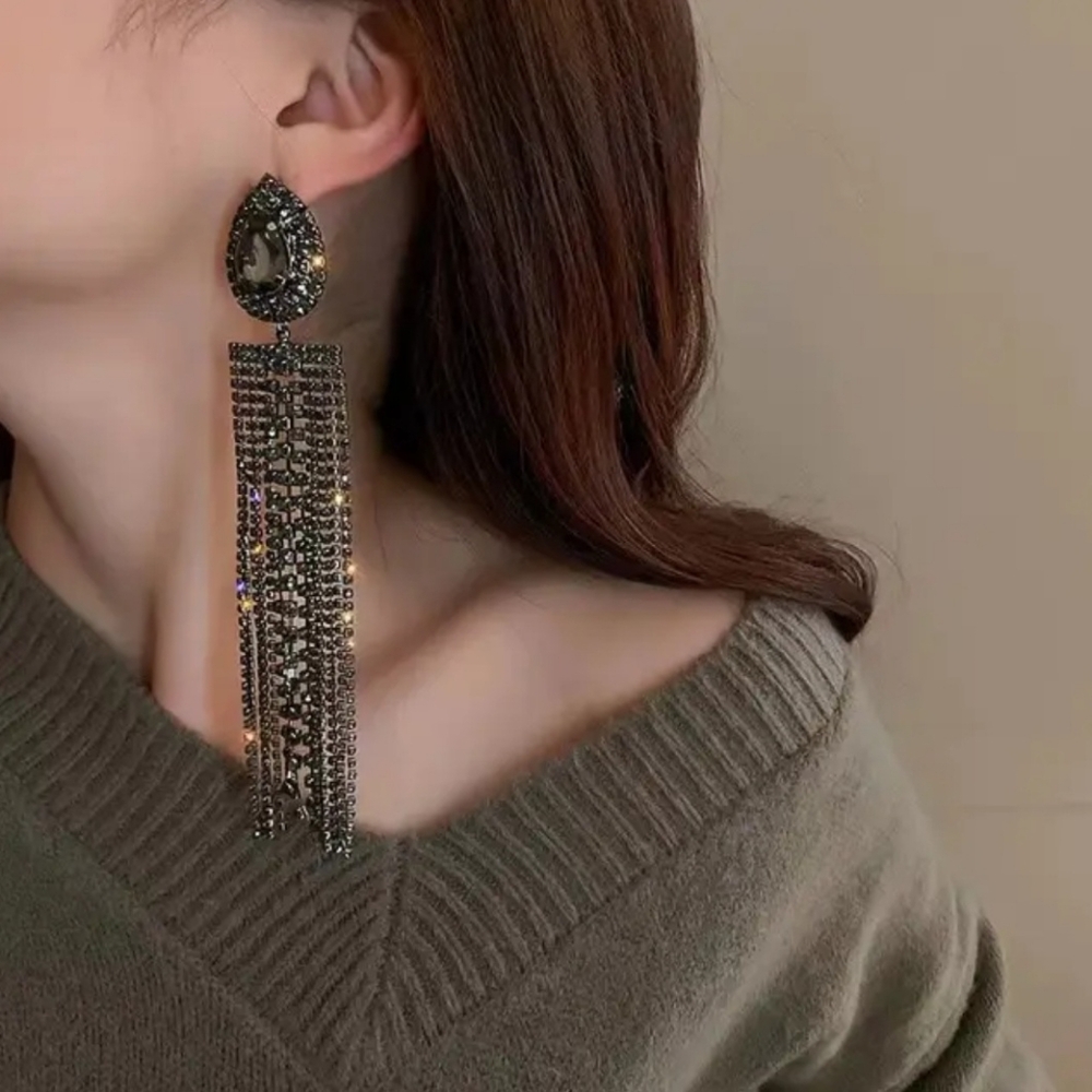 Earing - Picture 2 of 3